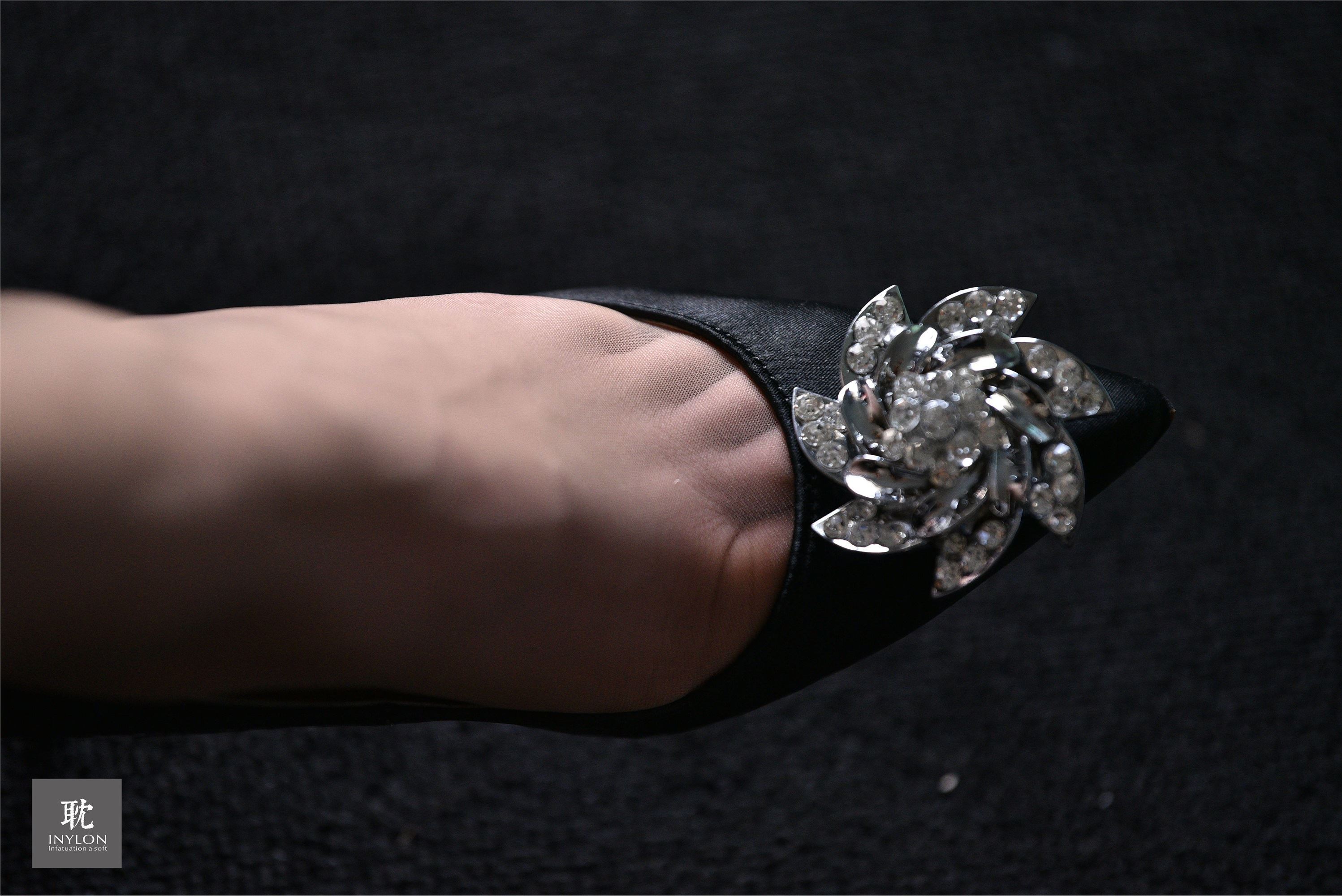 IESS异思趣向《普惠集245》- 模特：君老师《穿袜的OL》